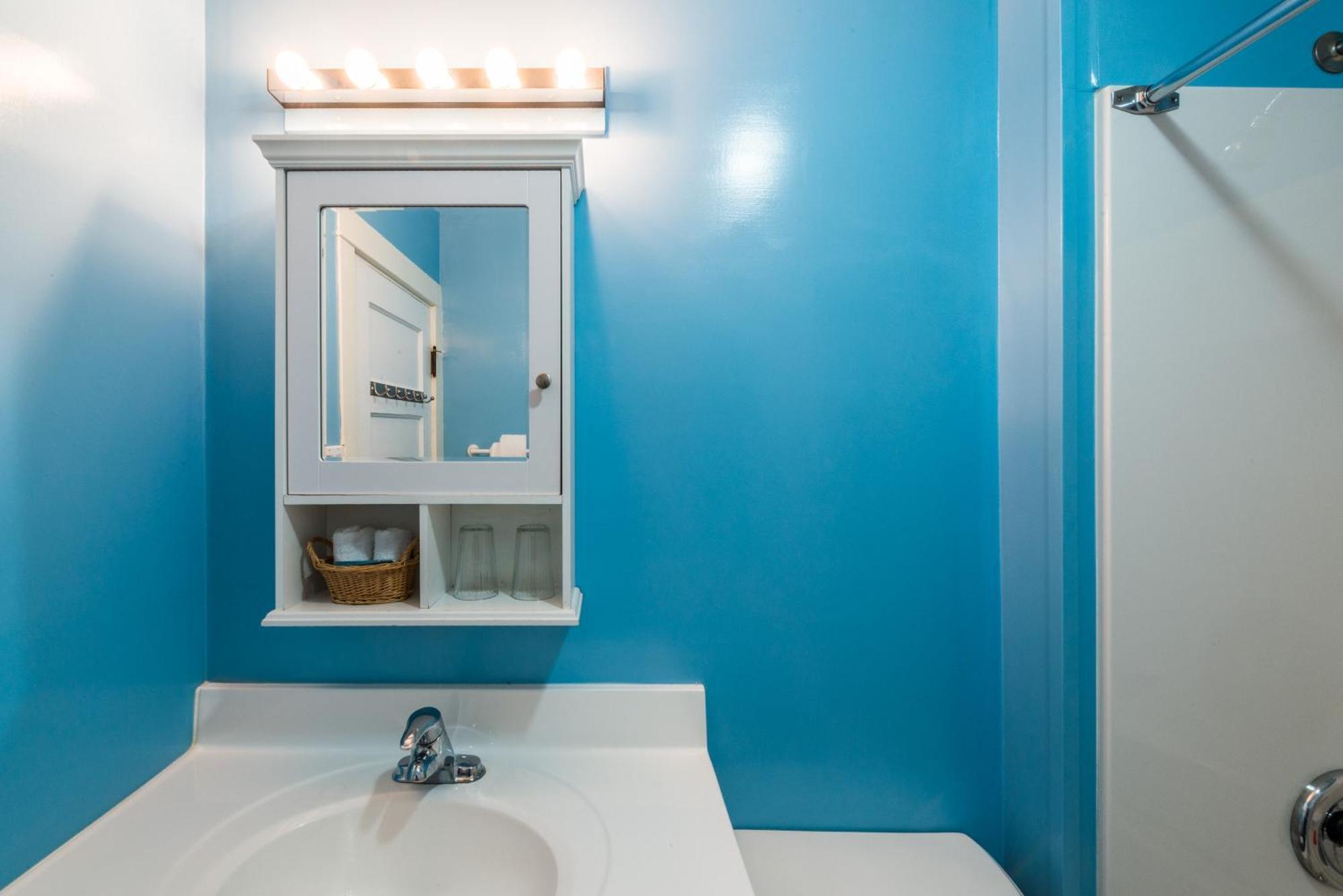 Ocean Island Garden Suites Βικτώρια Δωμάτιο φωτογραφία